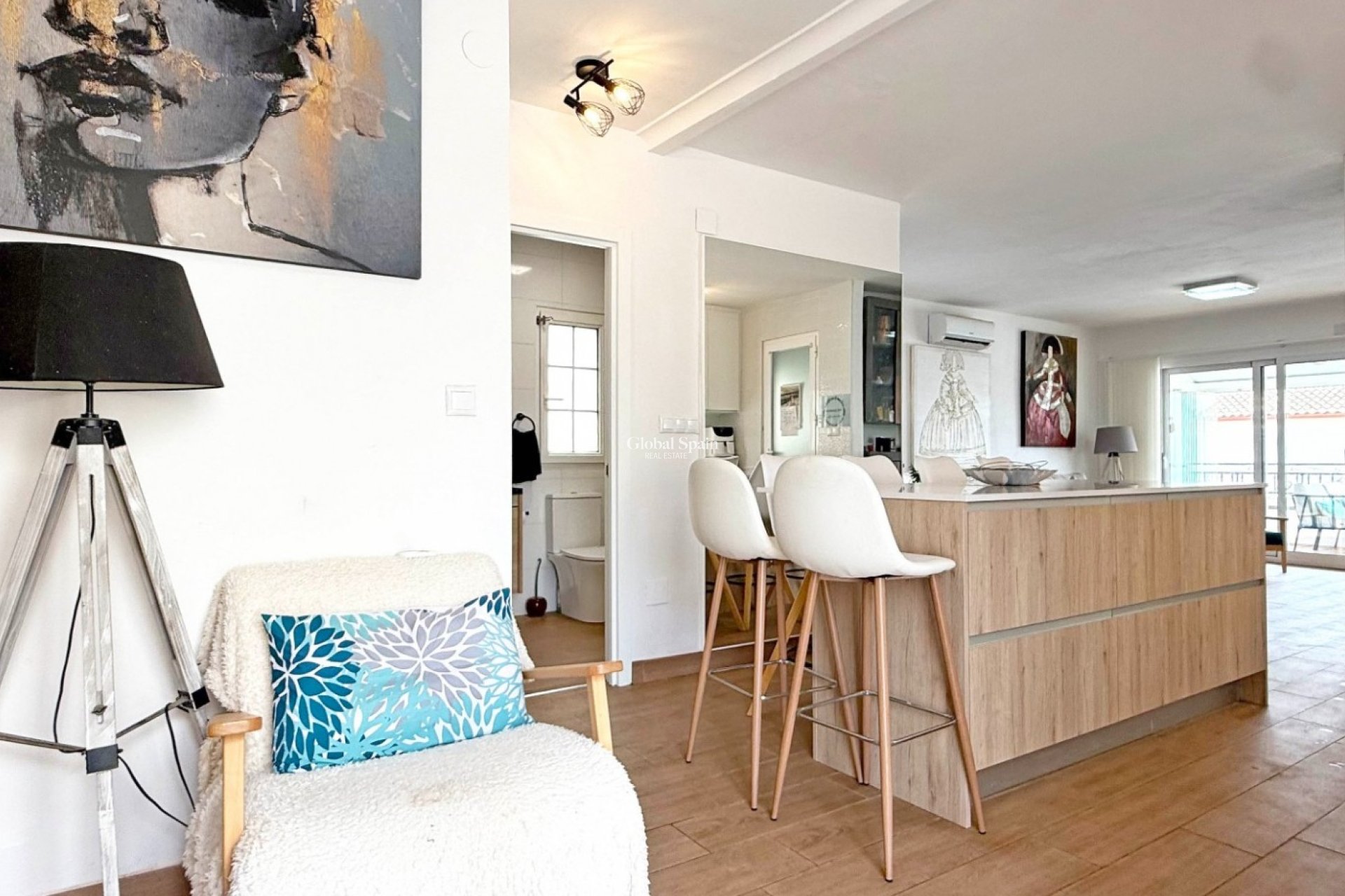 Venta - Villa -
ORIHUELA COSTA - VILLAMARTÍN