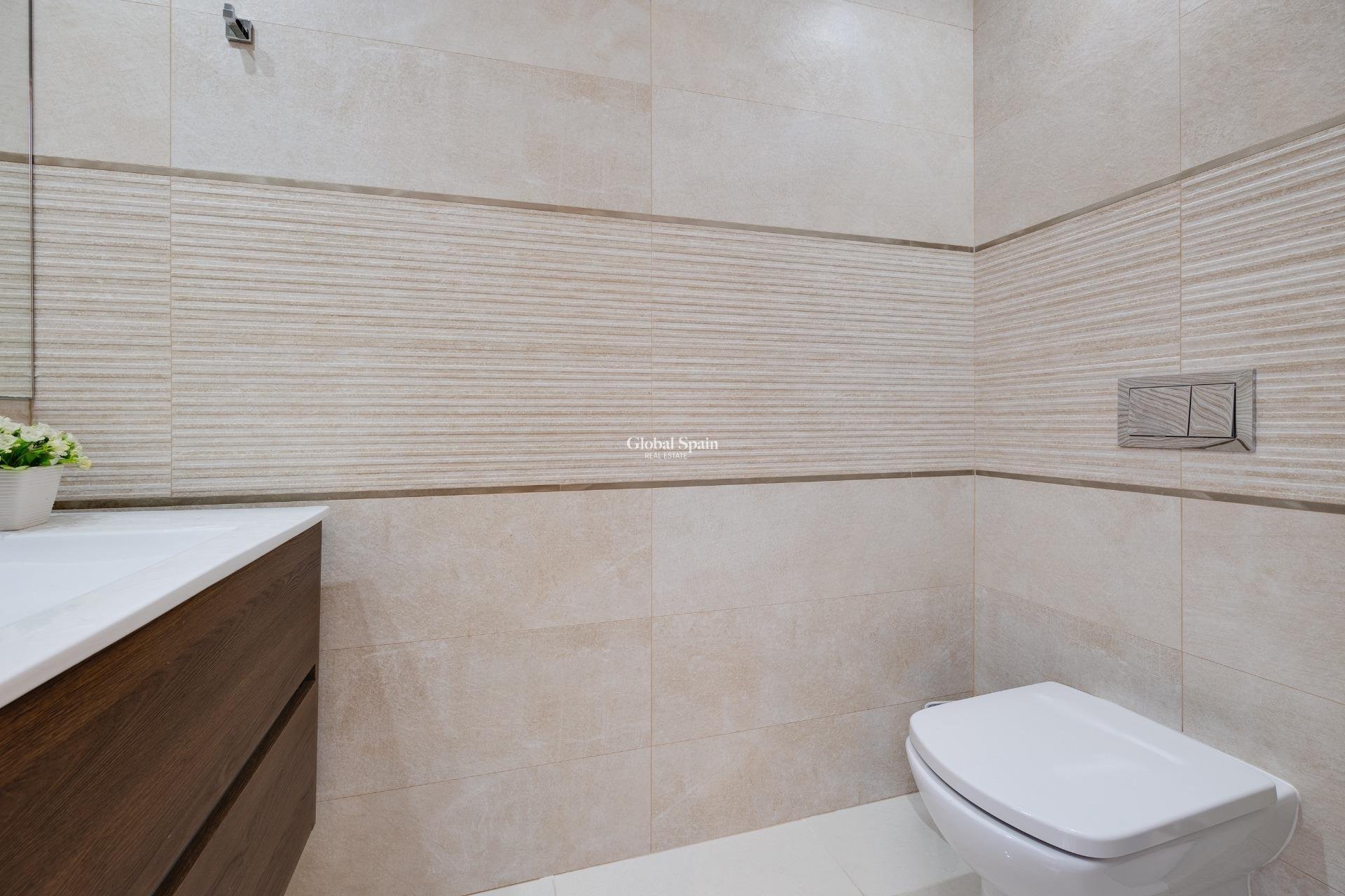 Venta - Villa -
ORIHUELA COSTA - VILLAMARTÍN