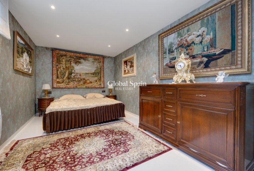 Venta - Villa -
ORIHUELA COSTA - VILLAMARTÍN