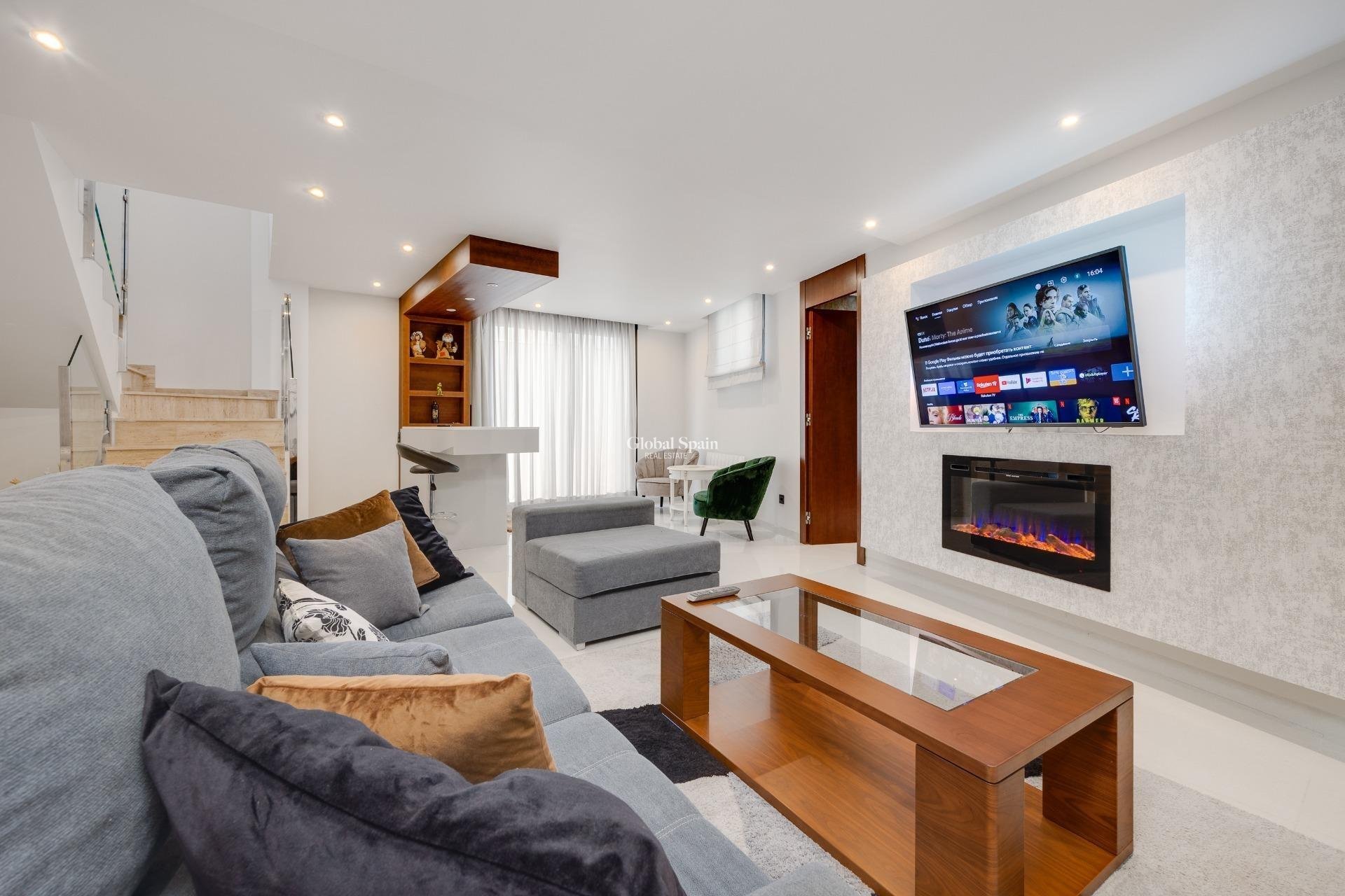 Venta - Villa -
ORIHUELA COSTA - VILLAMARTÍN