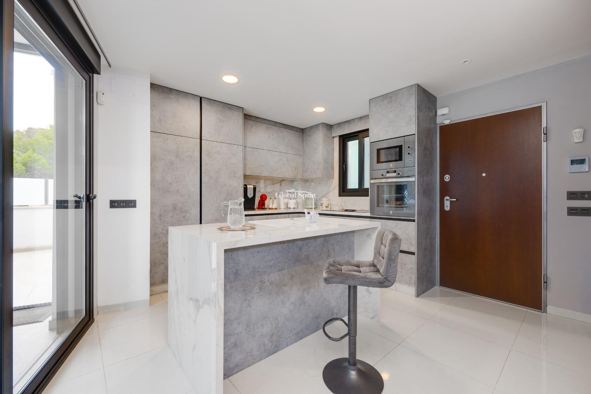 Venta - Villa -
ORIHUELA COSTA - VILLAMARTÍN