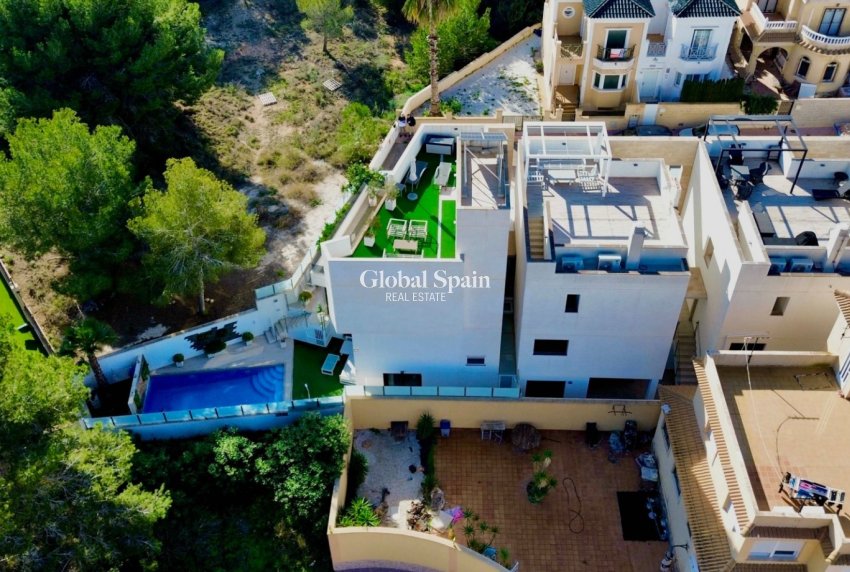 Venta - Villa -
ORIHUELA COSTA - VILLAMARTÍN