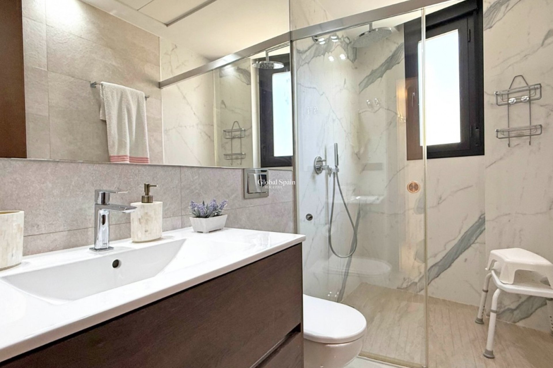 Venta - Villa -
ORIHUELA COSTA - VILLAMARTÍN