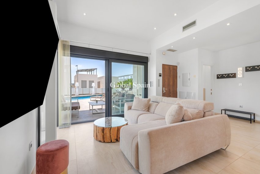 Venta - VILLA -
ORIHUELA COSTA - VILLAMARTÍN