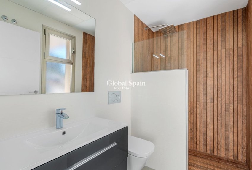 Venta - Villa -
ORIHUELA COSTA - VILLAMARTÍN