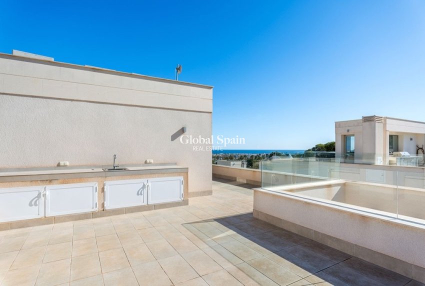 Venta - Villa -
ORIHUELA COSTA - VILLAMARTÍN