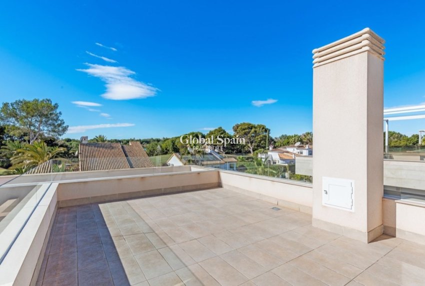 Venta - Villa -
ORIHUELA COSTA - VILLAMARTÍN