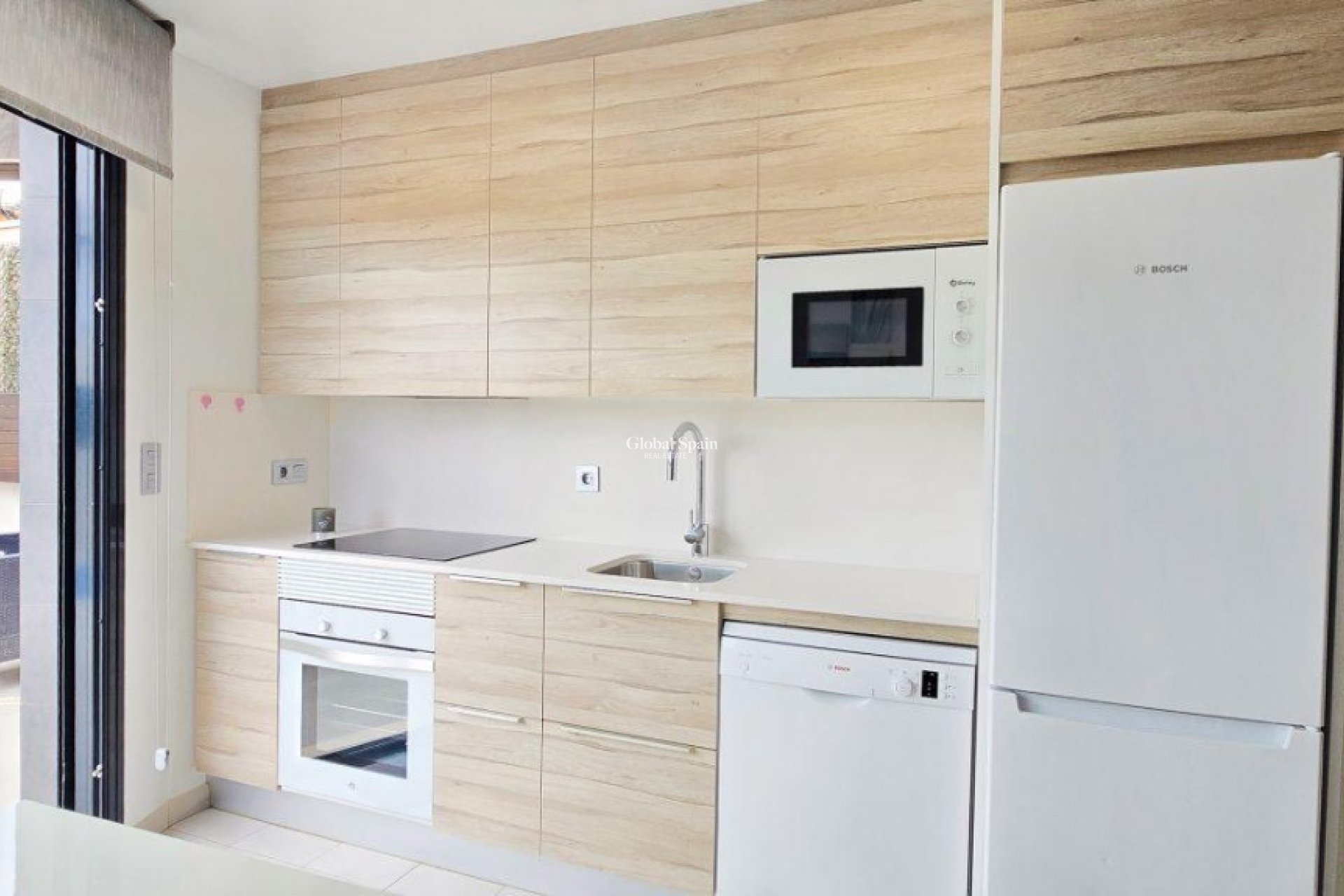 Venta - Villa -
ORIHUELA COSTA - VILLAMARTÍN