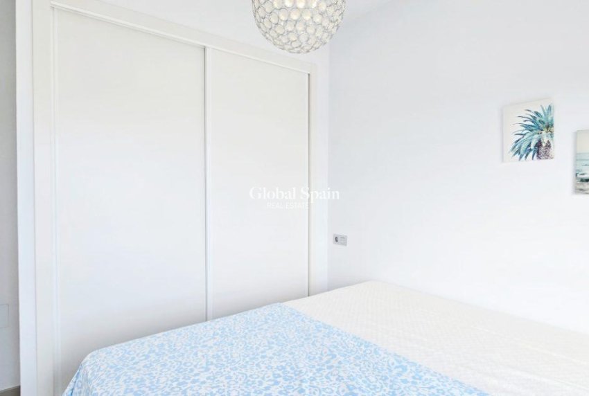 Venta - Villa -
ORIHUELA COSTA - VILLAMARTÍN