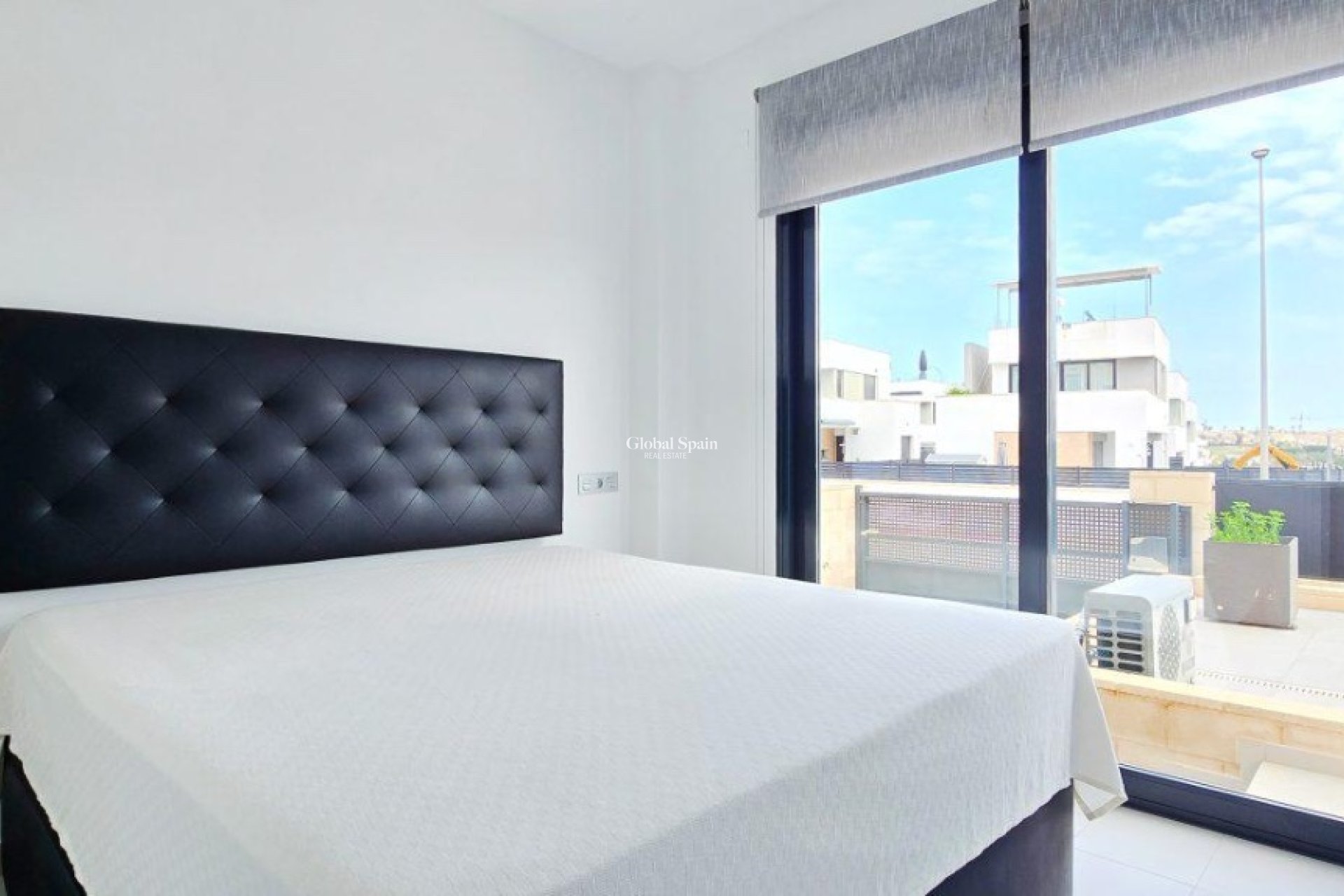 Venta - Villa -
ORIHUELA COSTA - VILLAMARTÍN