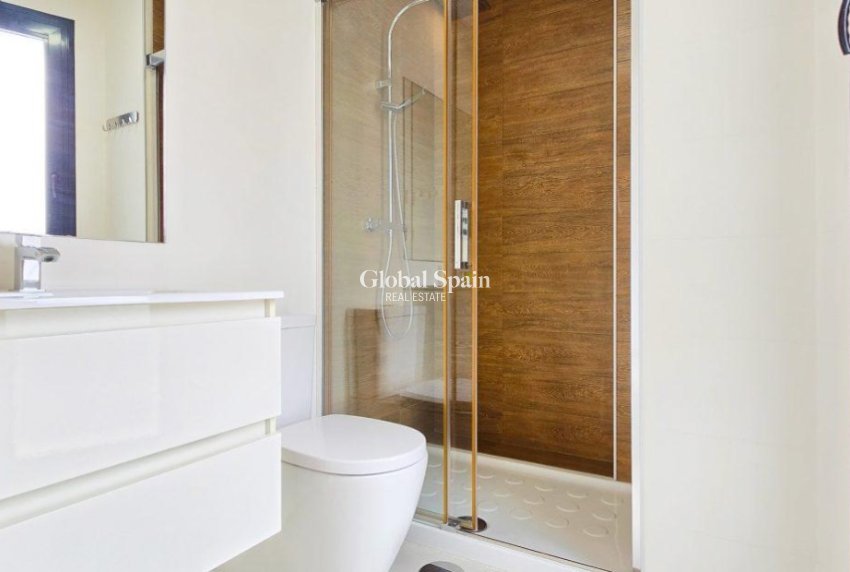 Venta - Villa -
ORIHUELA COSTA - VILLAMARTÍN