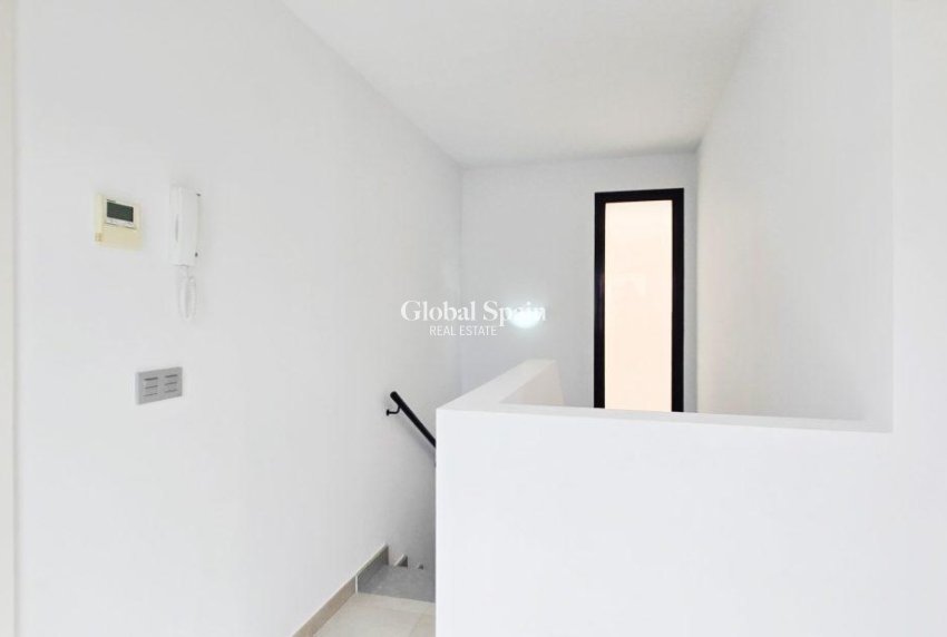 Venta - Villa -
ORIHUELA COSTA - VILLAMARTÍN