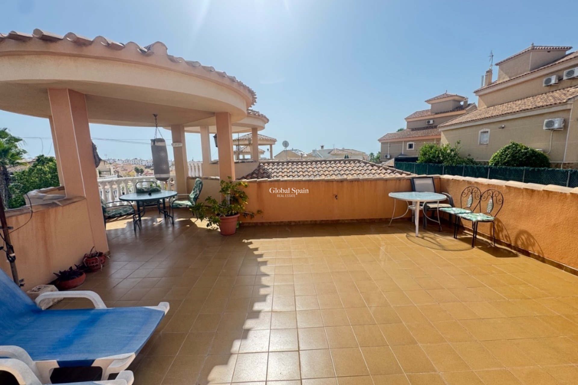Venta - Villa -
ORIHUELA COSTA - VILLAMARTÍN