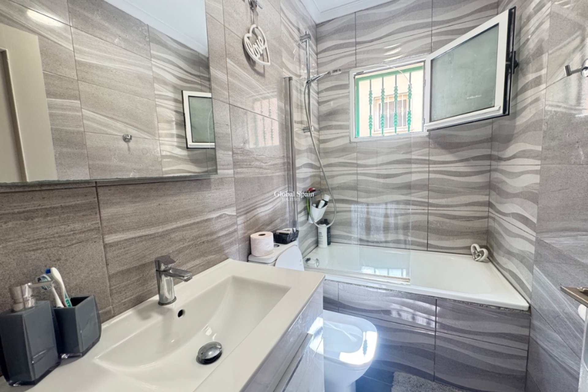 Venta - Villa -
ORIHUELA COSTA - VILLAMARTÍN