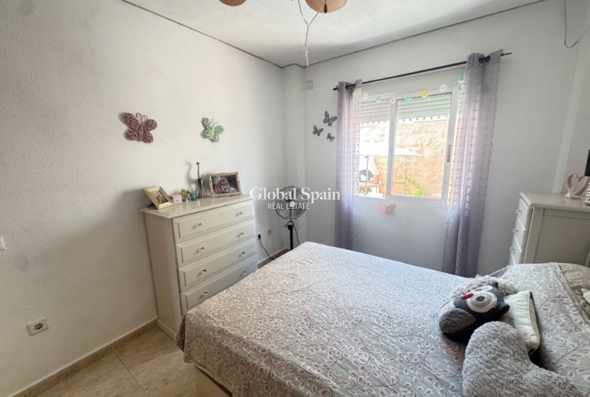 Venta - Villa -
ORIHUELA COSTA - VILLAMARTÍN