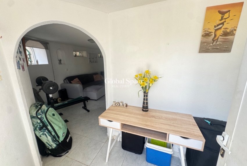 Venta - Villa -
ORIHUELA COSTA - VILLAMARTÍN