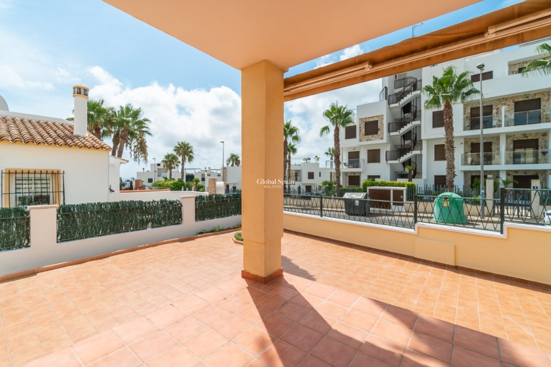 Venta - Villa -
ORIHUELA COSTA - VILLAMARTÍN