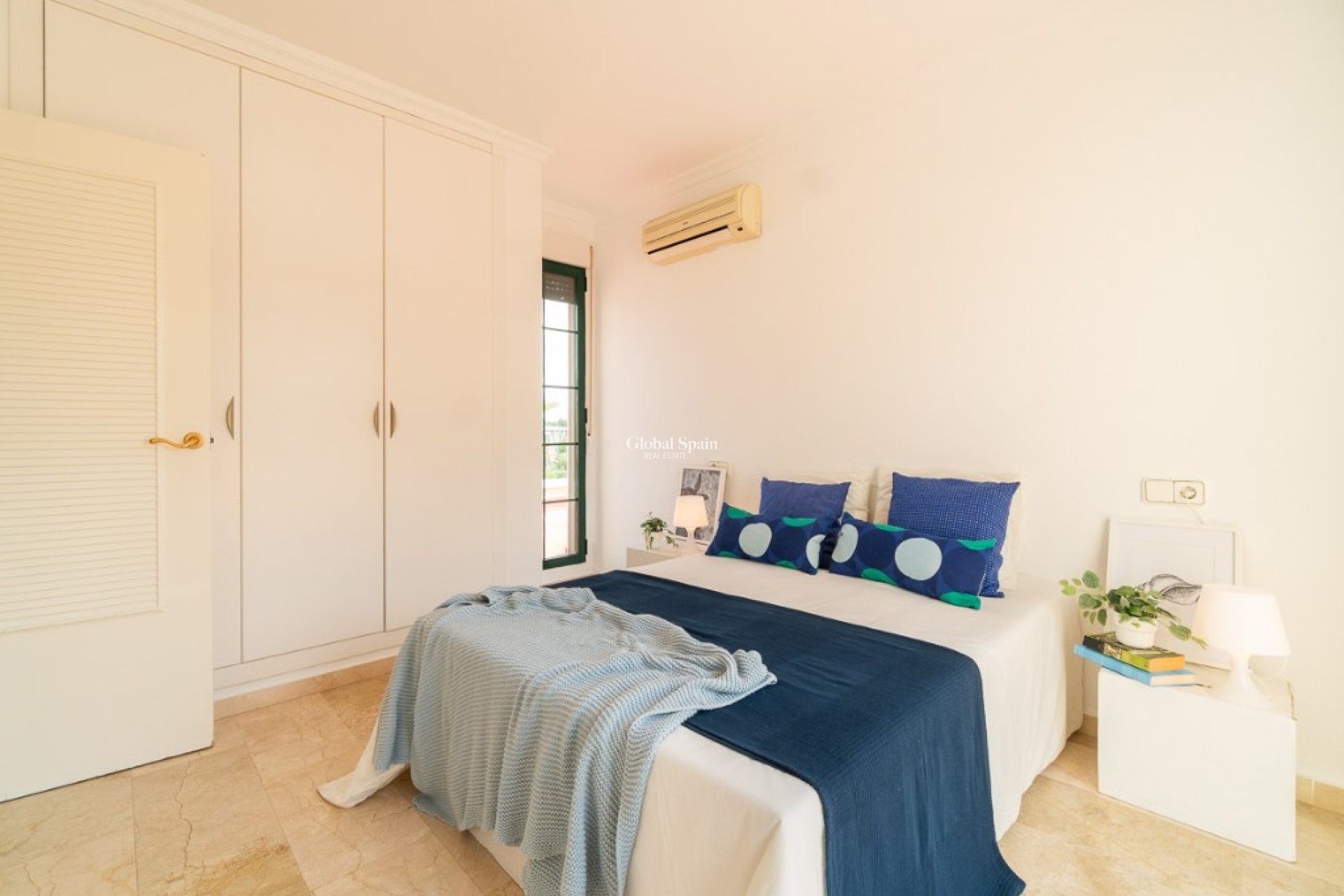 Venta - Villa -
ORIHUELA COSTA - VILLAMARTÍN