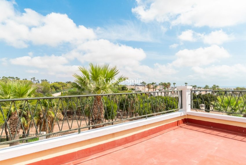 Venta - Villa -
ORIHUELA COSTA - VILLAMARTÍN