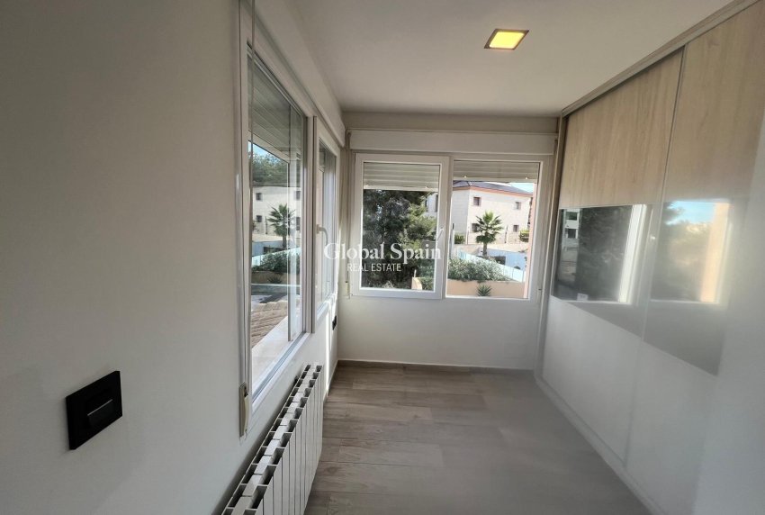 Venta - VILLA -
ORIHUELA COSTA - VILLAMARTÍN