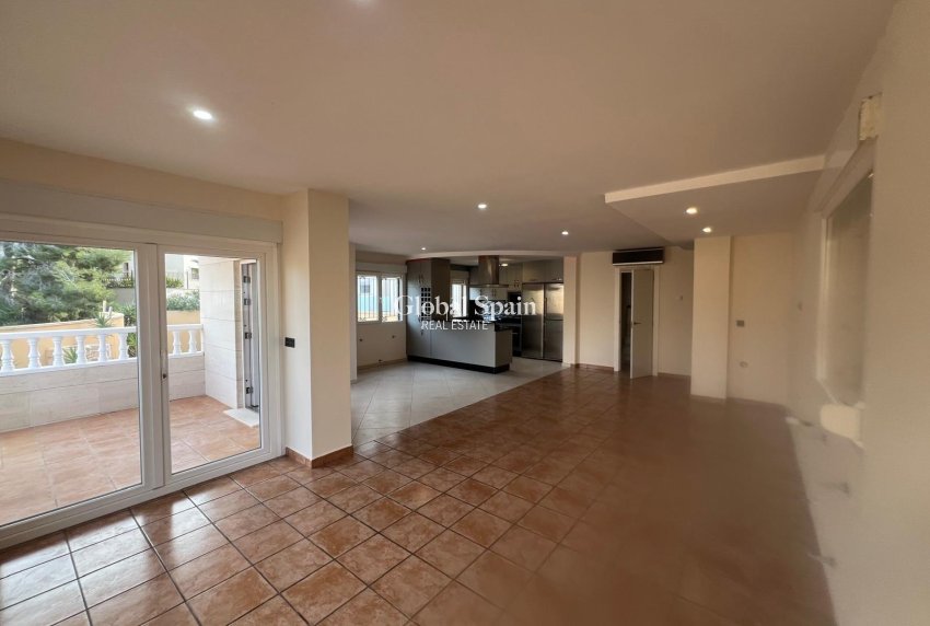 Venta - VILLA -
ORIHUELA COSTA - VILLAMARTÍN