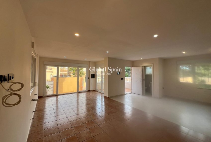 Venta - VILLA -
ORIHUELA COSTA - VILLAMARTÍN