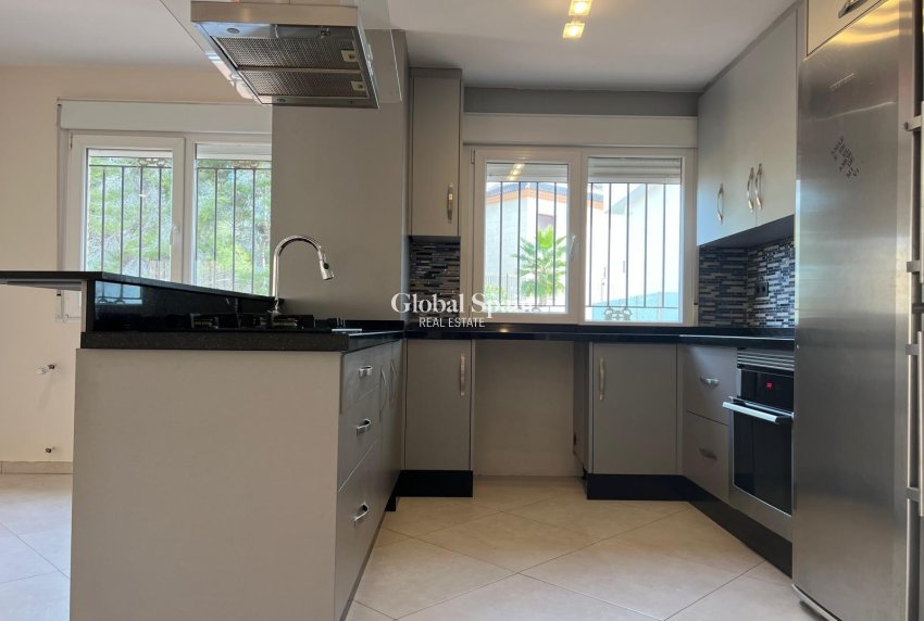 Venta - VILLA -
ORIHUELA COSTA - VILLAMARTÍN