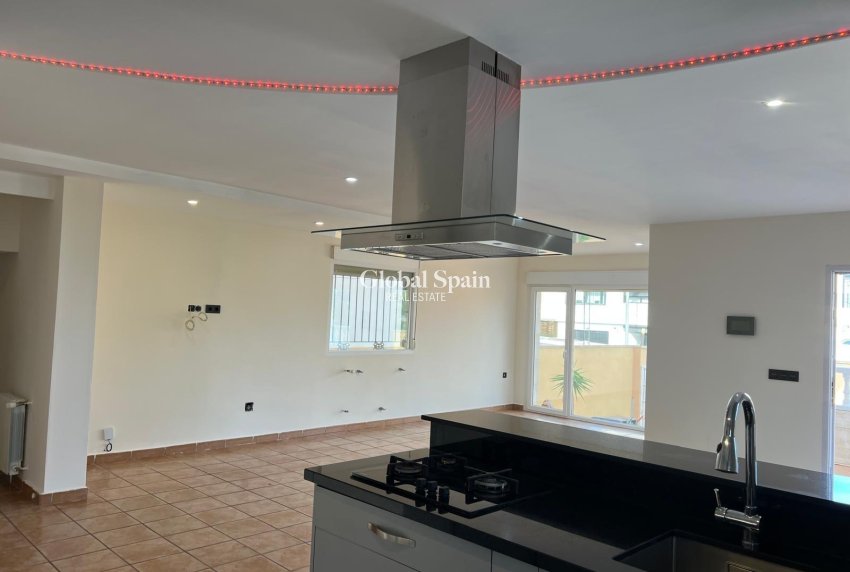 Venta - VILLA -
ORIHUELA COSTA - VILLAMARTÍN
