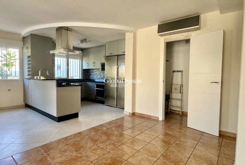 Venta - VILLA -
ORIHUELA COSTA - VILLAMARTÍN