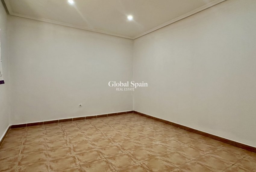 Venta - VILLA -
ORIHUELA COSTA - VILLAMARTÍN