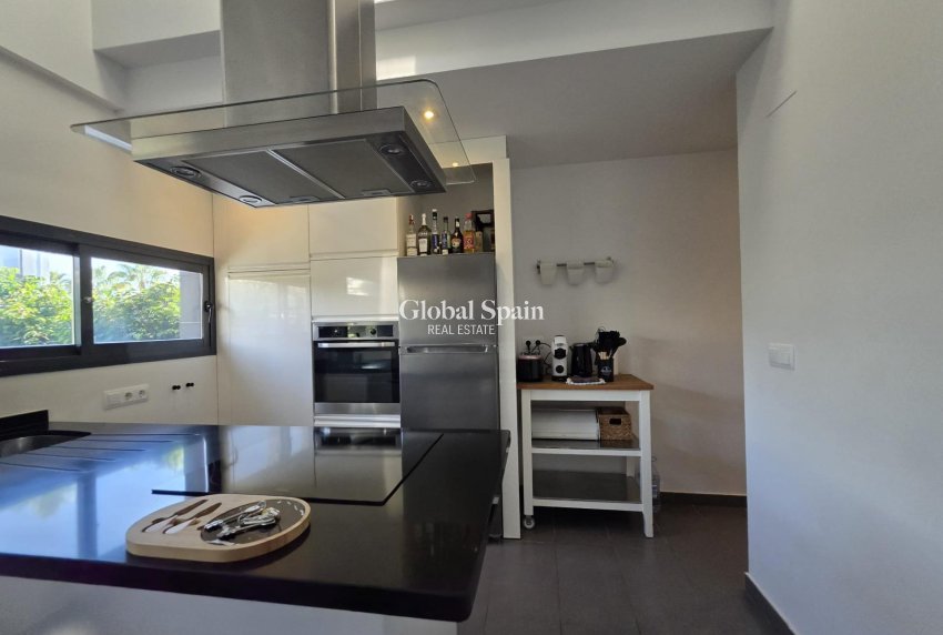 Venta - VILLA -
ORIHUELA COSTA - VILLAMARTÍN