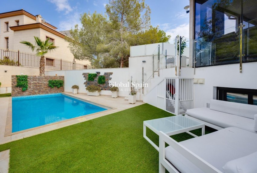 Venta - VILLA -
ORIHUELA COSTA - VILLAMARTÍN