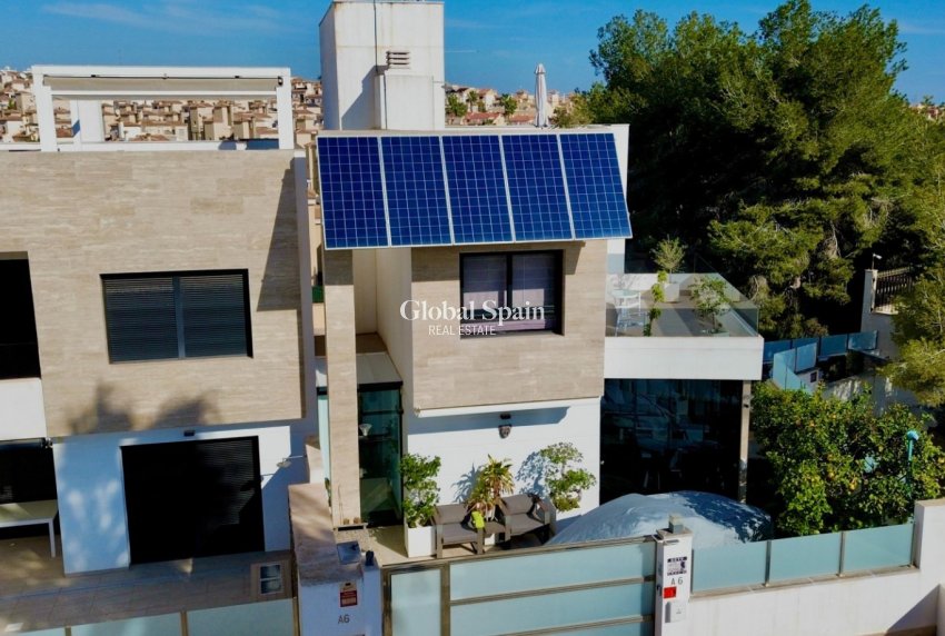 Venta - VILLA -
ORIHUELA COSTA - VILLAMARTÍN