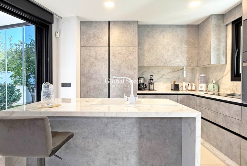 Venta - VILLA -
ORIHUELA COSTA - VILLAMARTÍN