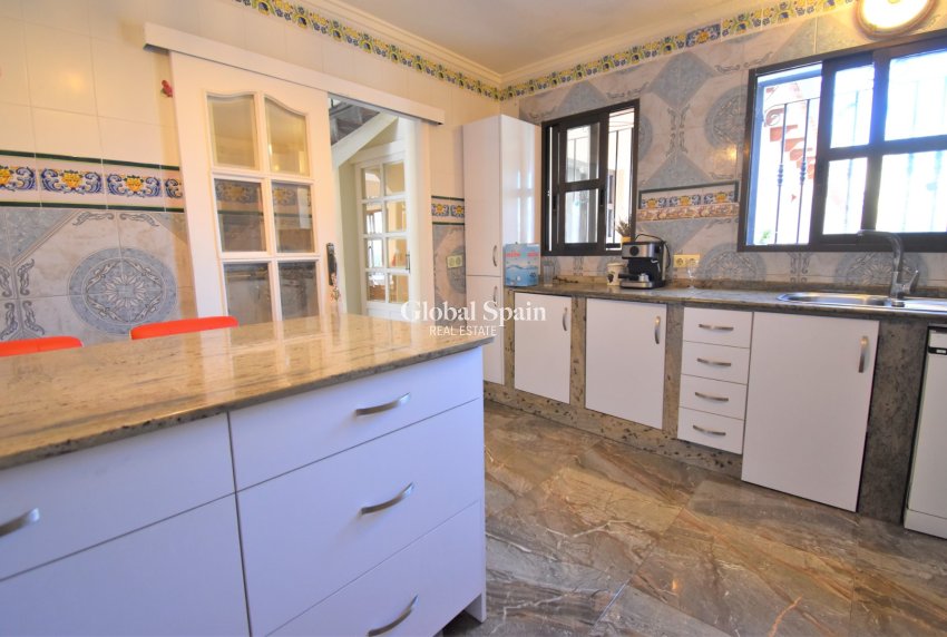Venta - VILLA -
Orihuela Costa - Villamartin