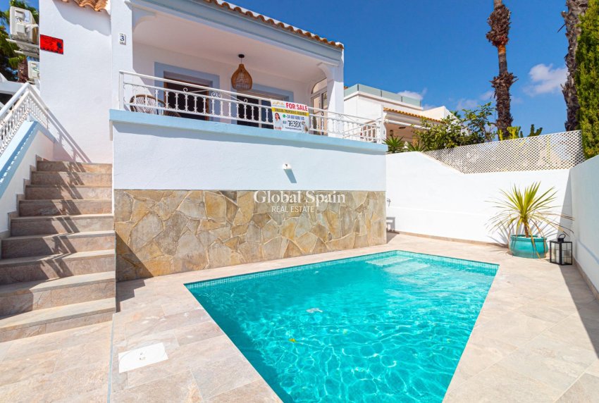 Venta - VILLA -
ORIHUELA COSTA - VILLAMARTÍN
