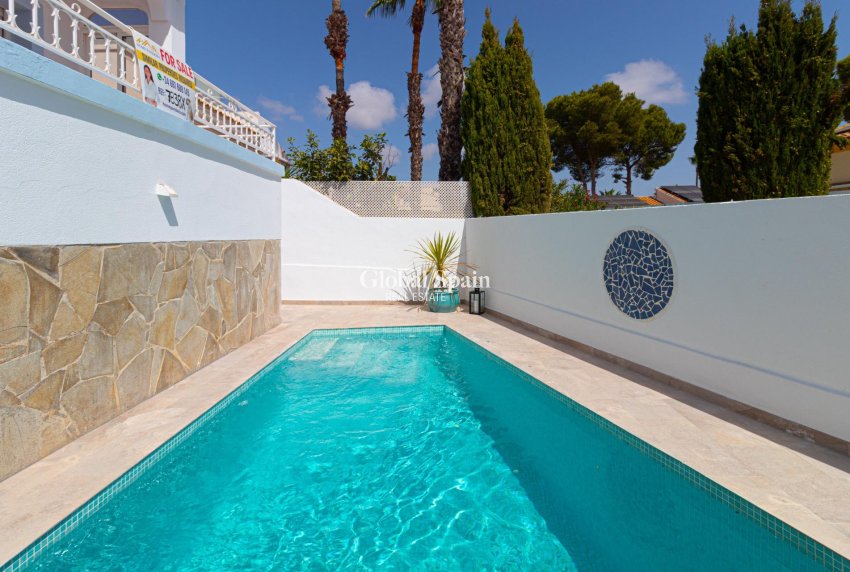Venta - VILLA -
ORIHUELA COSTA - VILLAMARTÍN