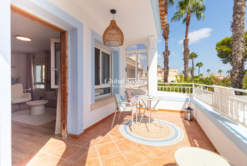 Venta - VILLA -
ORIHUELA COSTA - VILLAMARTÍN