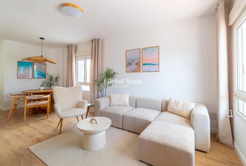 Venta - VILLA -
ORIHUELA COSTA - VILLAMARTÍN