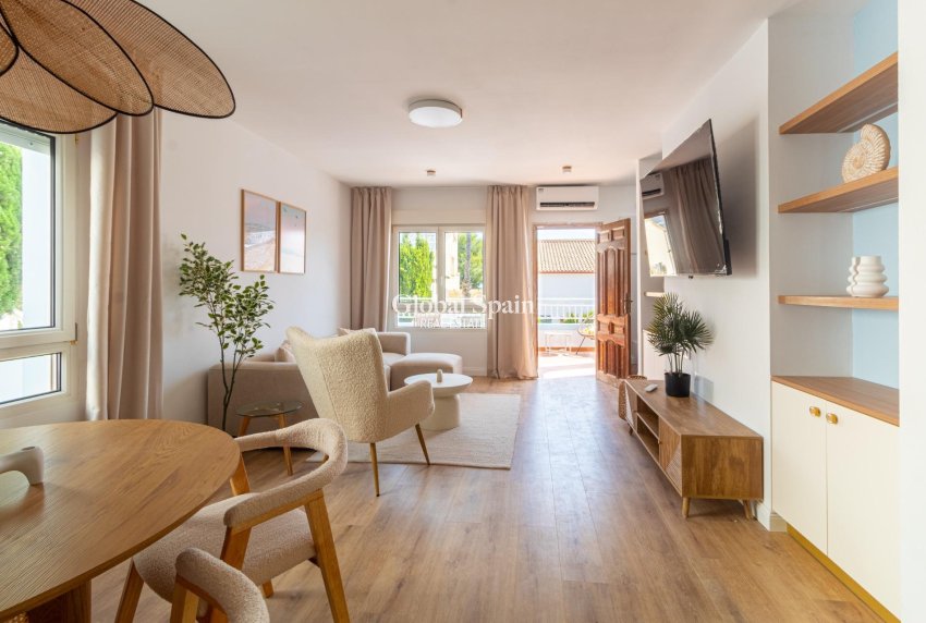 Venta - VILLA -
ORIHUELA COSTA - VILLAMARTÍN