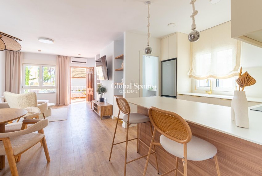 Venta - VILLA -
ORIHUELA COSTA - VILLAMARTÍN