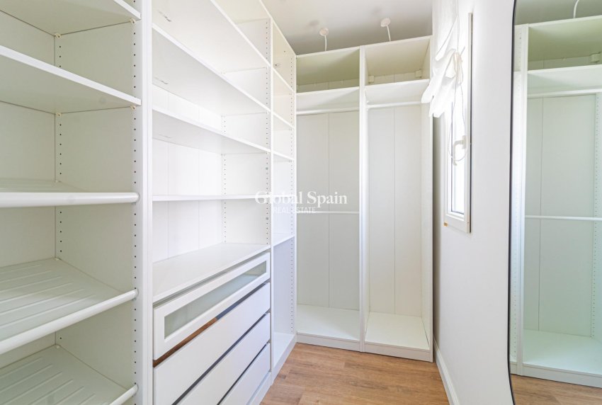 Venta - VILLA -
ORIHUELA COSTA - VILLAMARTÍN