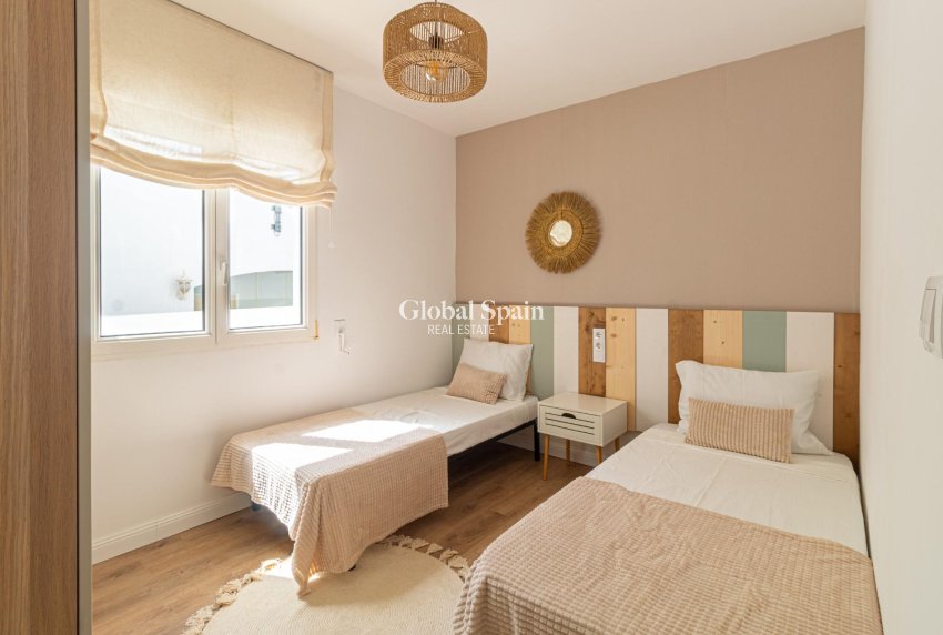 Venta - VILLA -
ORIHUELA COSTA - VILLAMARTÍN