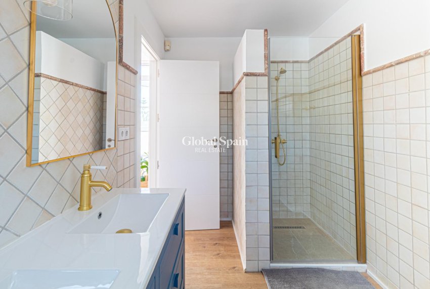 Venta - VILLA -
ORIHUELA COSTA - VILLAMARTÍN