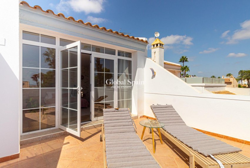 Venta - VILLA -
ORIHUELA COSTA - VILLAMARTÍN