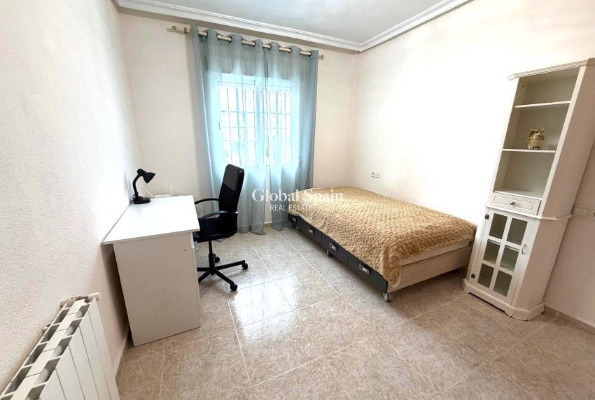 Venta - VILLA -
ORIHUELA COSTA - VILLAMARTÍN
