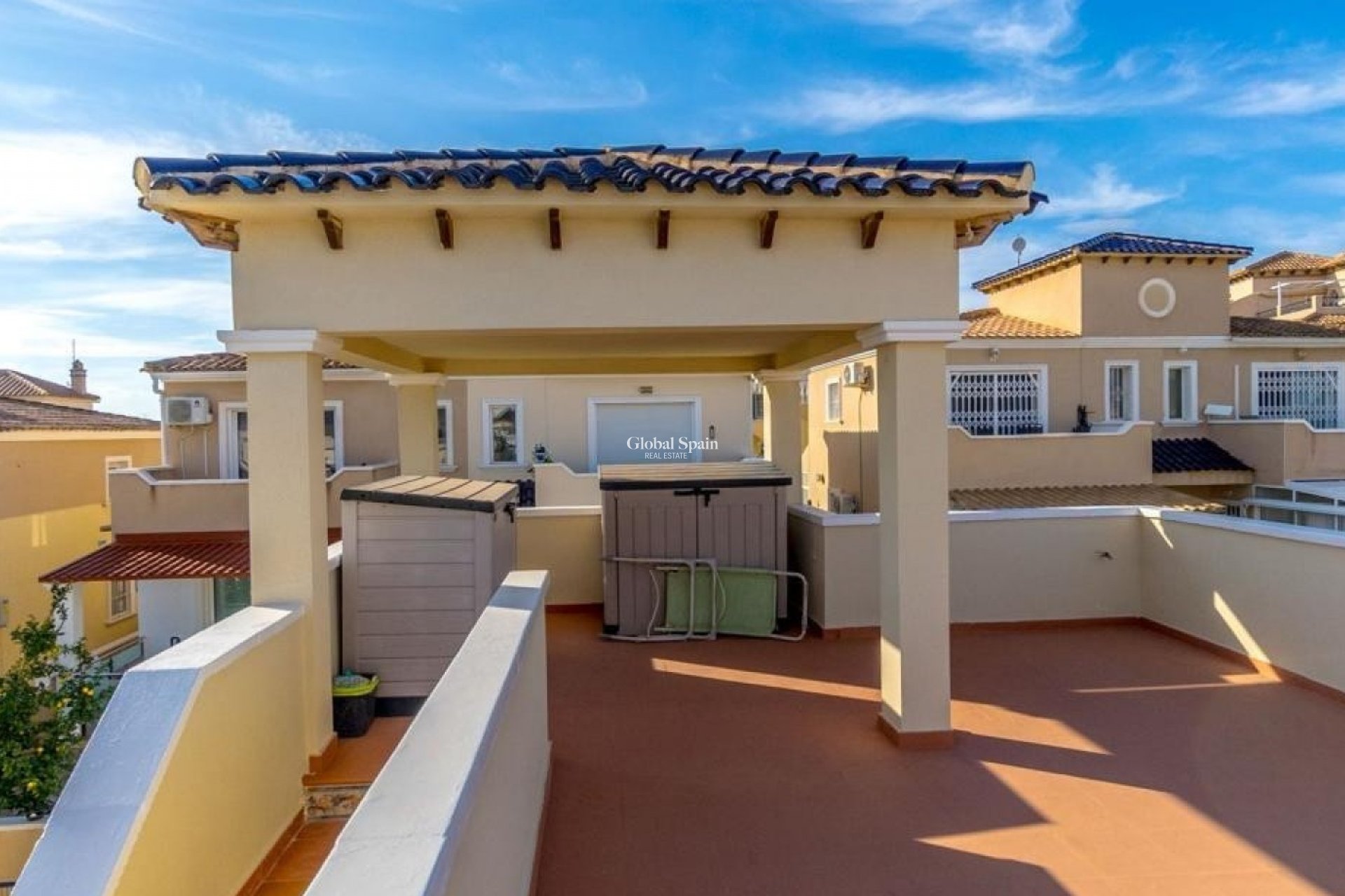 Venta - Villa -
ORIHUELA COSTA - VILLAMARTÍN