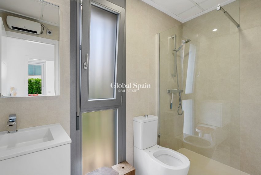 Venta - Villa -
ORIHUELA COSTA - Vistabella Golf