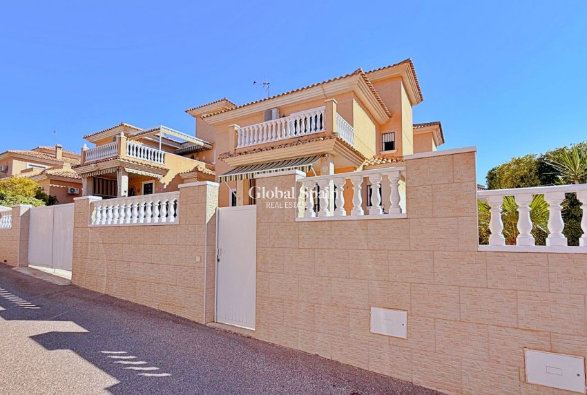 Venta - VILLA -
ORIHUELA - Inland