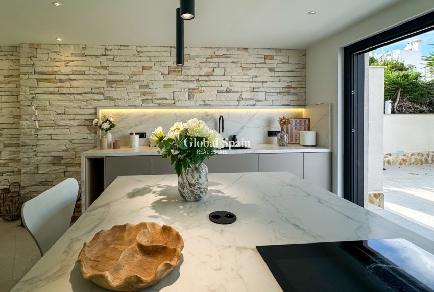 Venta - VILLA -
ORIHUELA - Inland